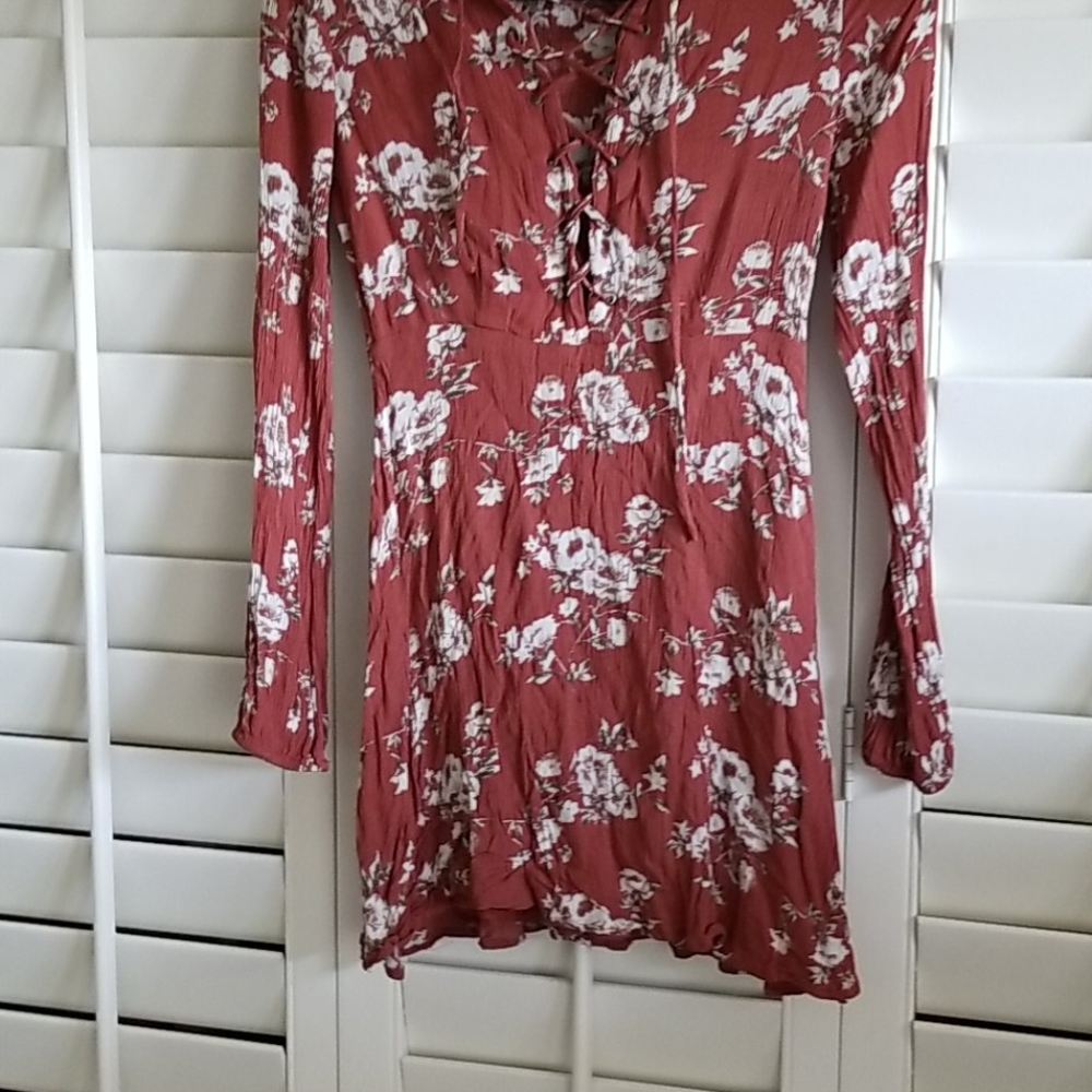 Dress - Picture 4 of 4